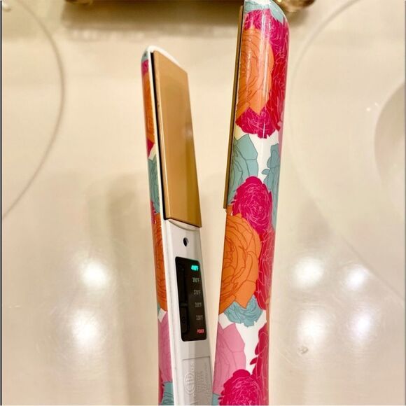 EXCELLENT LIKE NEW CONDITION 1 INCH ULTRA CHI FLORAL FLAT IRON main image 9